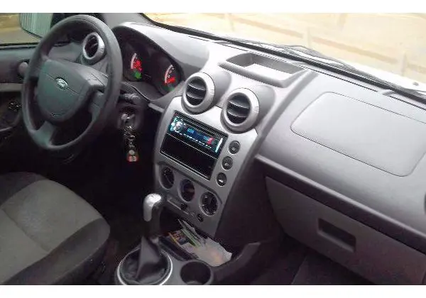 Ford Fiesta Sedan 2011 Completo 1.6 flex 8 V. NOVO Ótima Procedência Estudo Propostas - 2011