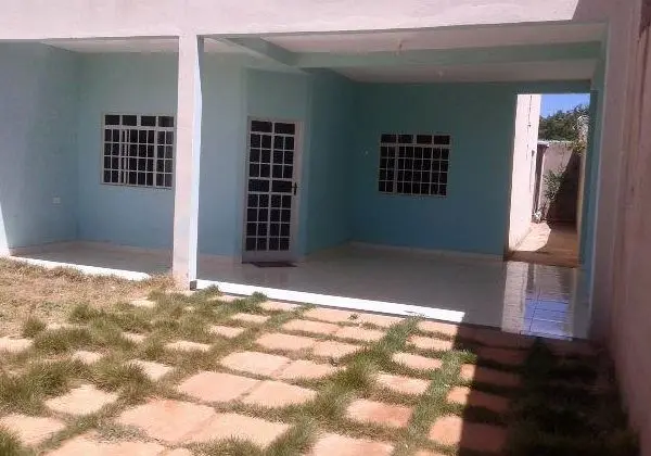 Vende-se está casa em Januária/MG