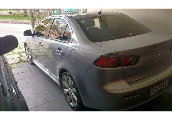 Mitsubishi Lancer único dono - 2014