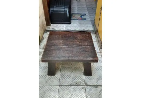 Mesa de madeira rústica