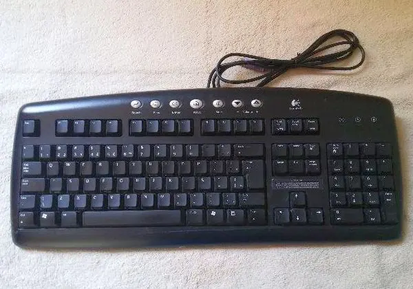 Teclado Gamer Logitech Abnt2