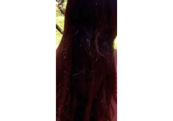 Cabelo castanho escuro natural