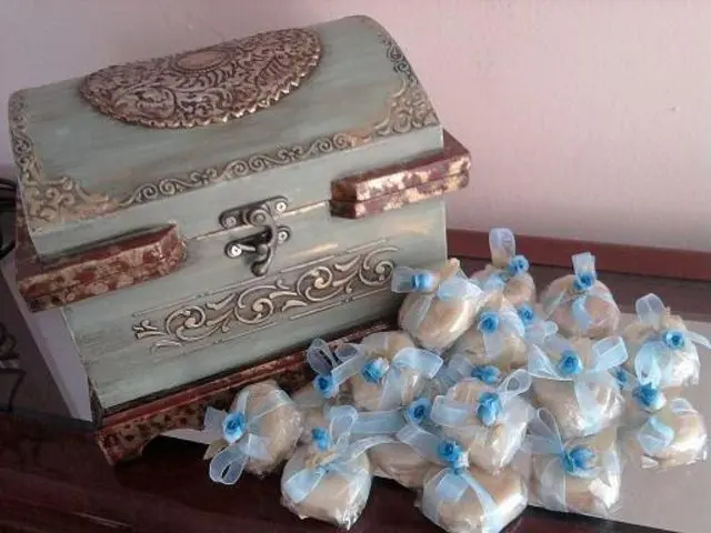 bernadethe bem casados, cupcakes, topos de bolos e lembrança