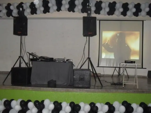 DJ FRED SOM. ILUMINAÇÃO.TELÃO