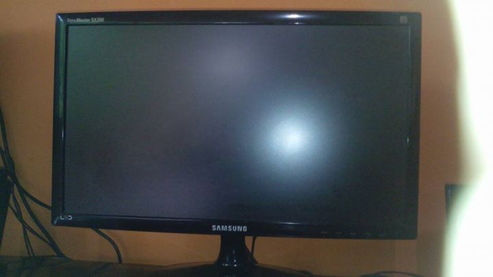Monitor de LCD R$ 220