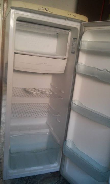 geladeira 220 w ELECTROLUX R$ 500