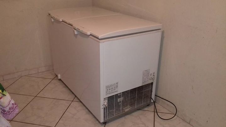 Freezer Electrolux H400 R$ 1, 500