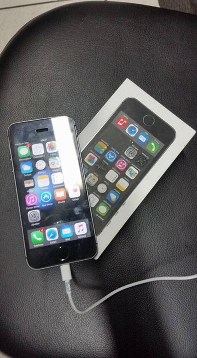 Vendo iPhone 5s preto 16