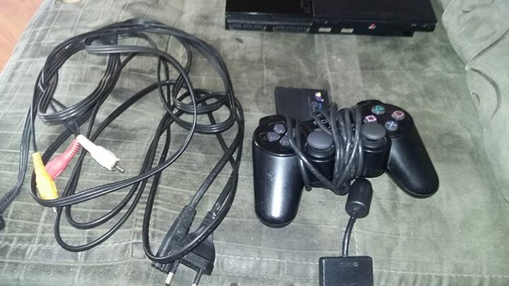 PlayStation 2 R$ 200