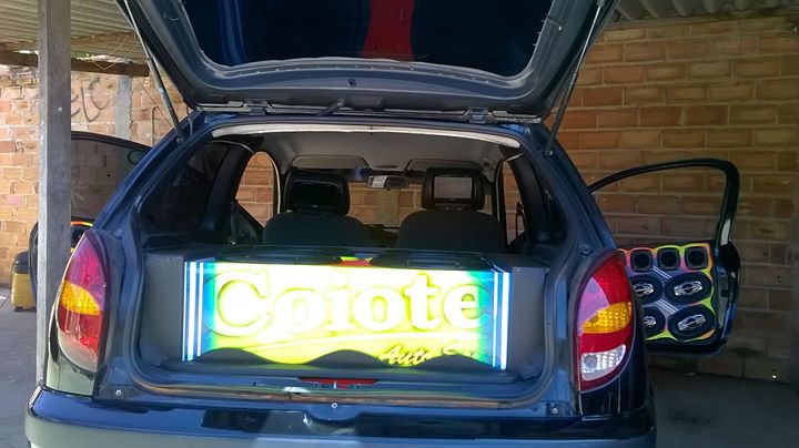 Vendo Celta 2001/2002 Completo com