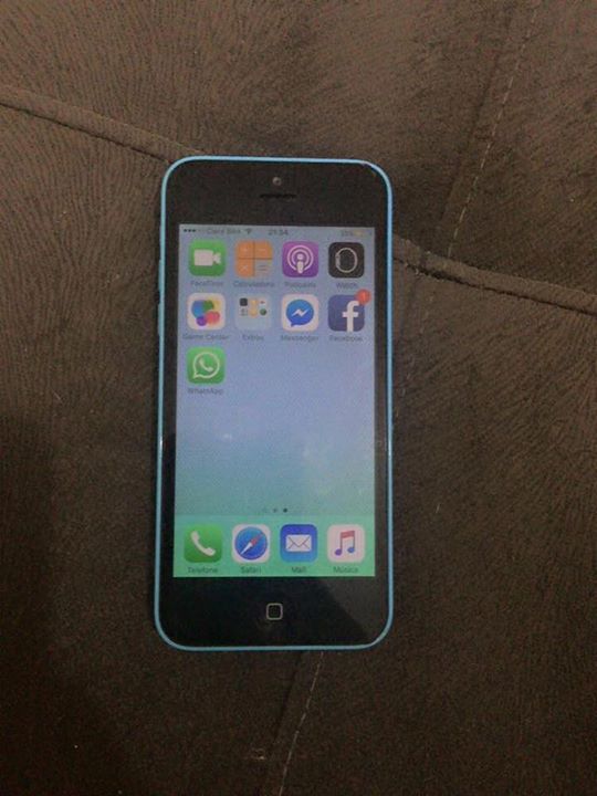 Iphone 5C azul, botão estragado