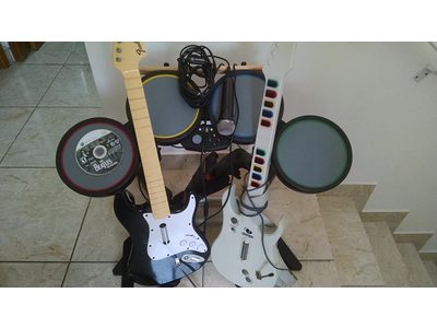 Rock Band Beatles com instrumentos p/ Xbox 360