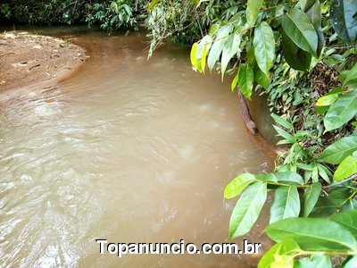 VENDO: Ótima Chácara com energia e muita água, 1km chão em Planalmira, fácil acesso a 20min Anápolis