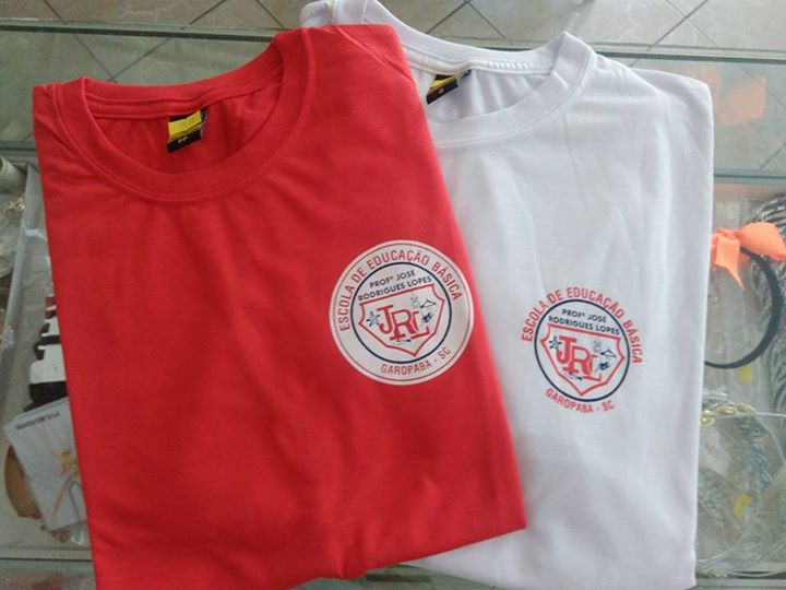 Camiseta escolar