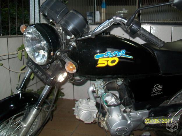 vendo motocicleta dafra 50