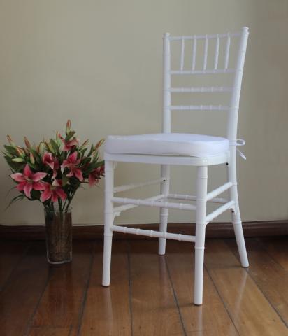 Cadeiras Tiffany de Resina