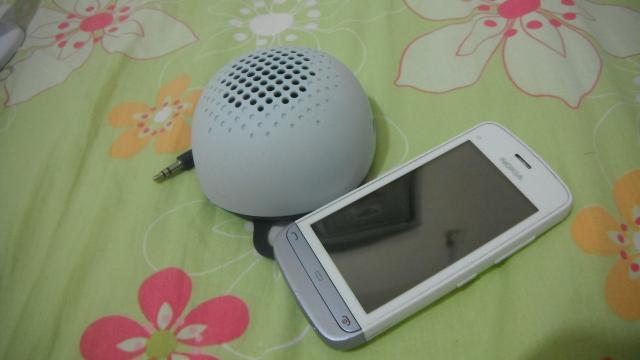 Celular Nokia C5-03 com caixa de som