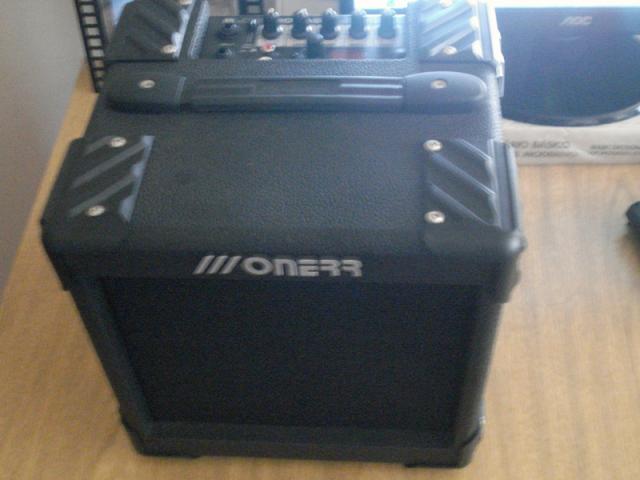 Amplificador Onerr Block 20 Bass em perfeito estado