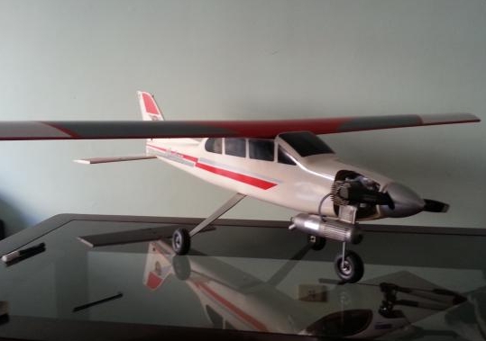 Aeromodelo Albatroz + motor OS 91FX + radio