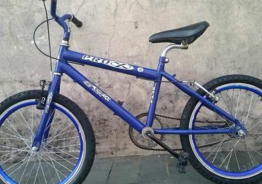 Bicicleta ecelente aro 20 azul
