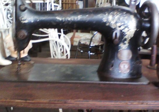 Maquina de costura Singer antiga, costura couro
