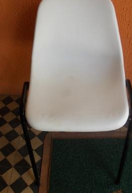 Mesas e cadeira