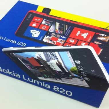 Na Caixa e lacrado - Nokia Lumia 820 - Preto
