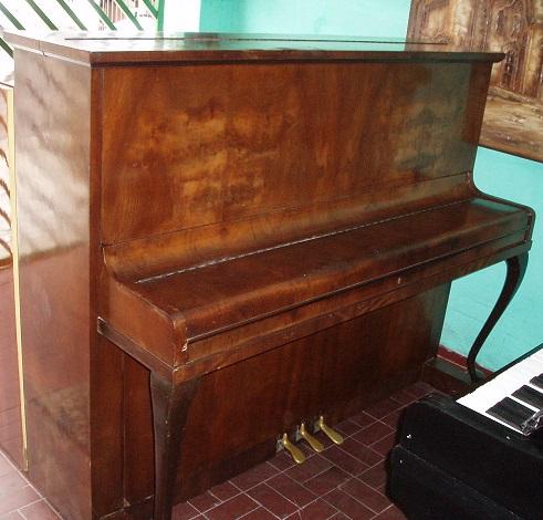 Piano vende vários modelos Casadepianoslapa