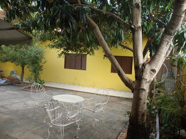 Casa á venda no Bairro Jardim Karaíba