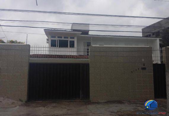 Casa 4 dormitorios, barrio Candeias $R 1300000