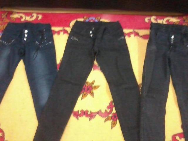 Vende-se 3 calças jeans semi novas