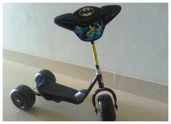 Patinete Batman 3 Rodas por 80 reais