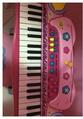 Piano teclado infantil princesas por 120 reais