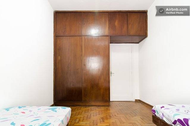 Quarto com cama de casal - rua Oscar Freire, Jardim Paulista