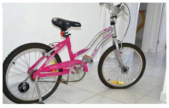 Bicicleta Feminina Caloi Gloss 16/20 por 400 reais