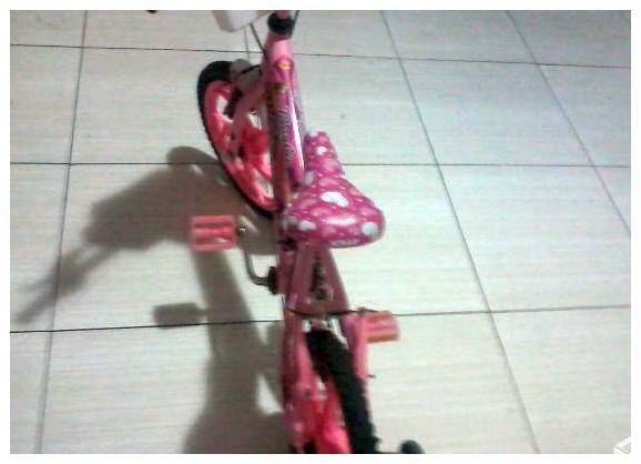 Bicicleta Barbie princesa nova e ela por 100 reais