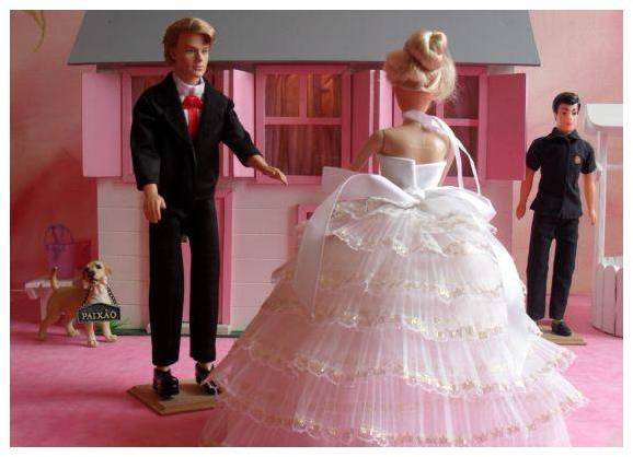 Mesa da Barbie por 500 reais