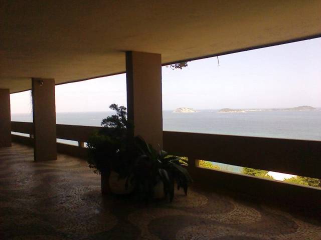 Apartamento duplex no Vidigal, com vista para o mar