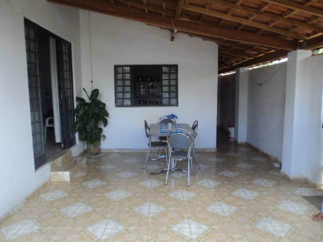 CASAS E SALÃO COMERCIAL - PINGO DE OURO - GUARATINGUETÁ - SP
