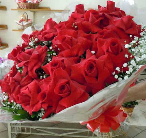 Bouquet com 12 Rosas Colombianas Vermelhas