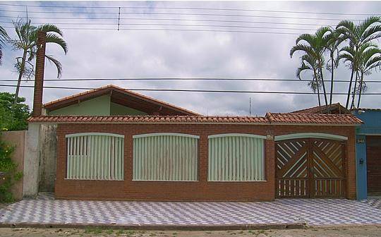 Código 1015 - Casa em Itanhaem