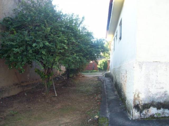 Código 0176 - Casa com Terreno no Jardim Simus