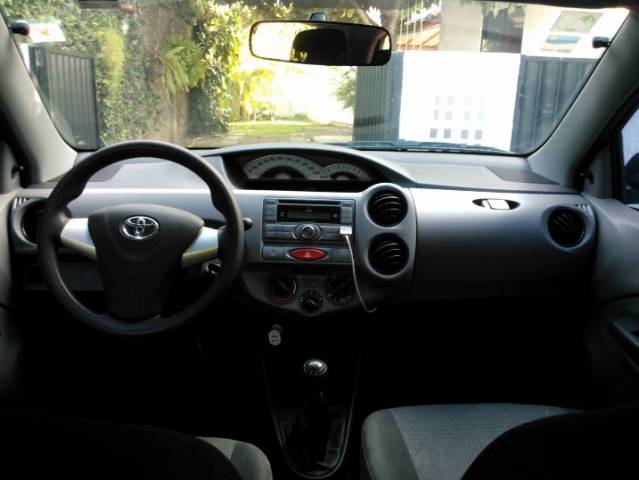 Toyota Etios Xs 1.3 Hatch Azul - 2013
