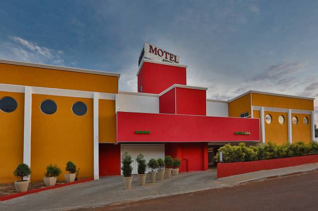Desfrute de um lugar onde o requinte e o conforto estão presentes - Motel Athnos