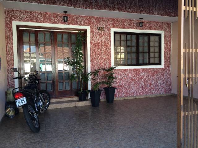 Cod.2282- Casa no Vitoria Regia