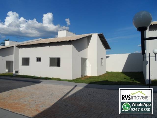Casa a venda em condomínio fechado na região da Vila Brasília em Aparecida, no Jardim Imperial, Residencial Castanheiras