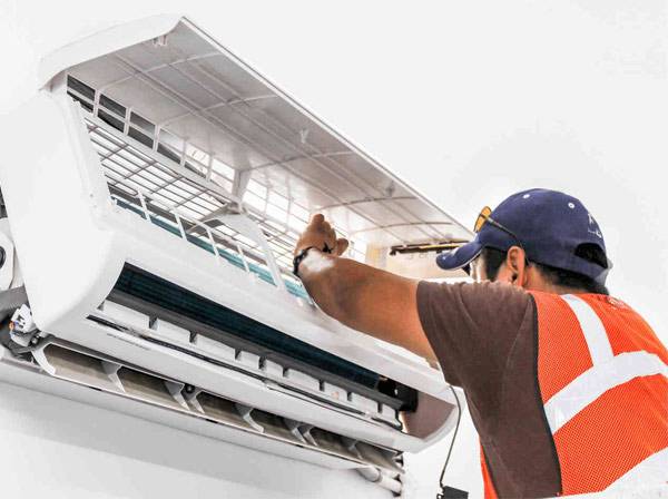 Profissionais especialzados em instalação de ar condicionado residencial e comercial