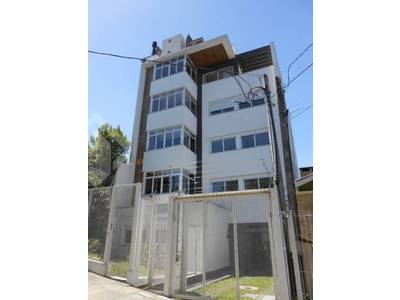 Vendo- Ótimo apartamento, 2 dormitórios sendo uma suíte- Bairro Petrópolis- Porto Alegre