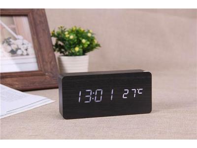 Relógio Despertador de Madeira com Temperatura