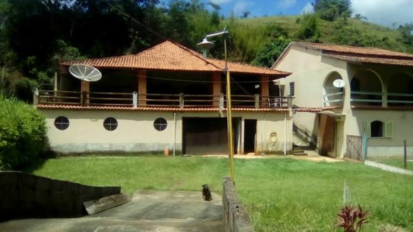 Chácara no bairro Esteves em Valença(RJ) a 10 minutos do Centro